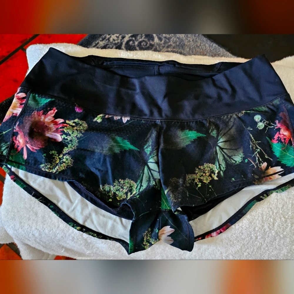 Oiselle mac roga size 8 shorts